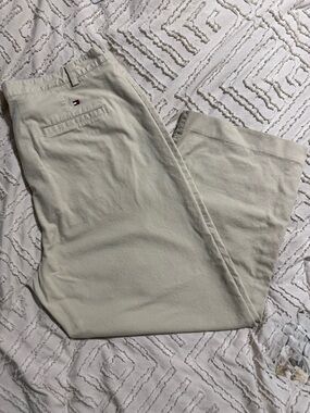 Tommy Hilfiger Men's Light Khaki Chino Pants